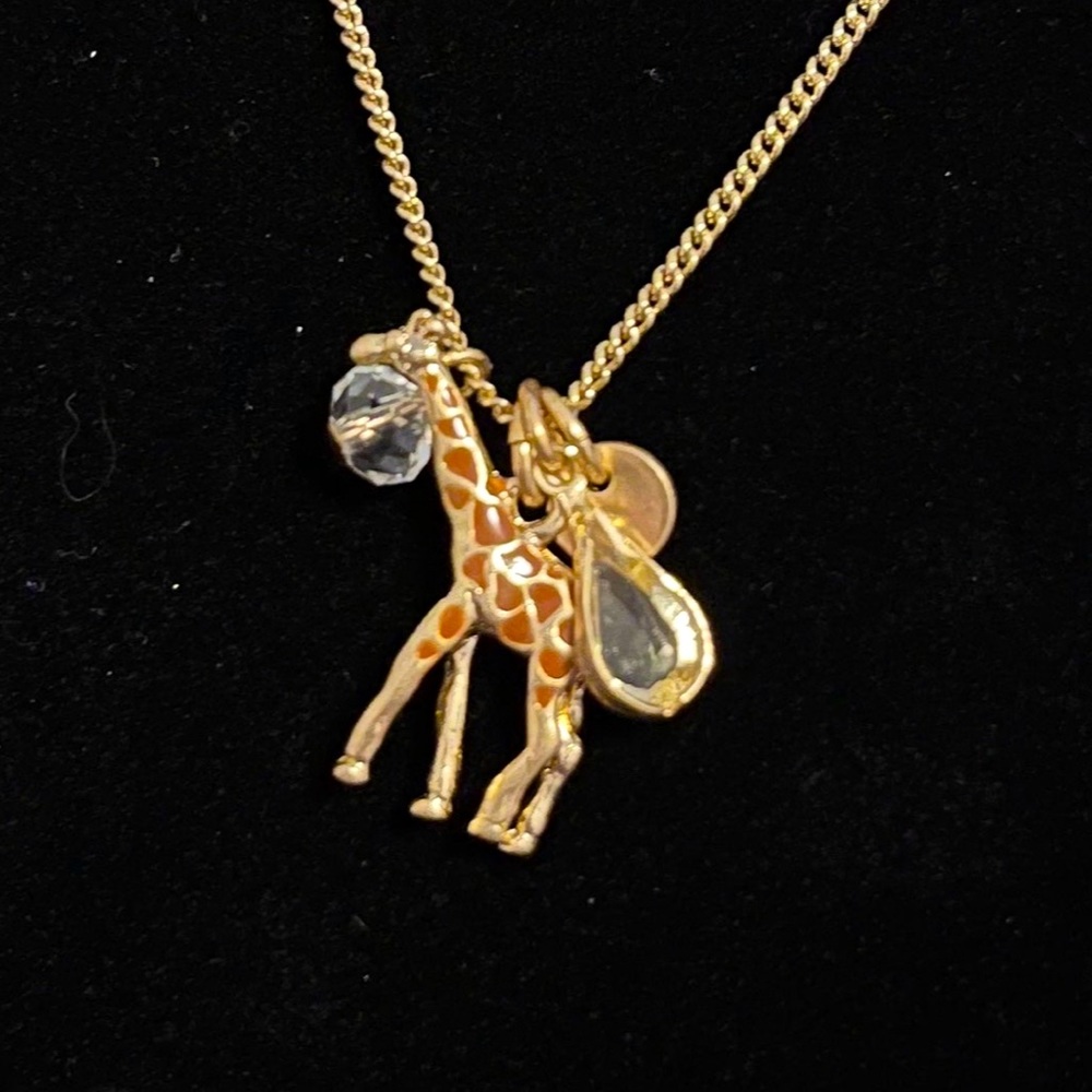 Avon 2018 Safari Charm Necklace - Giraffe